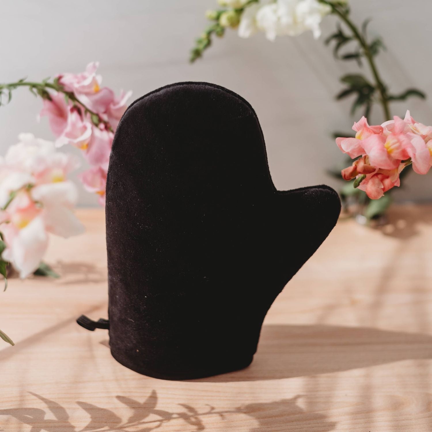 Rose Gold Sunless Double-Sided Velvet Tanning Mitt — Flawless Application Every Time